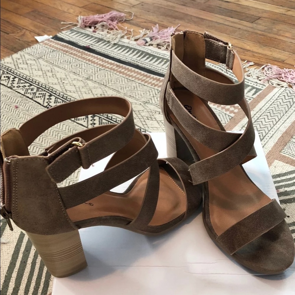 Perfect summer heels!